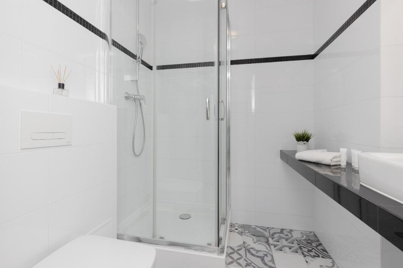Old Town Spacious Apartment Bonifraterska By Renters วอร์ซอ ภายนอก รูปภาพ