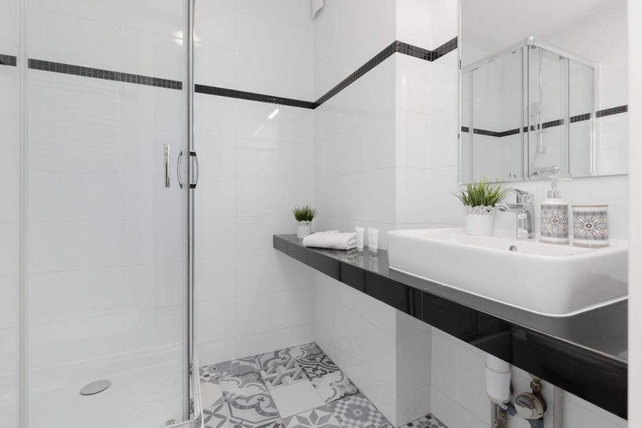 Old Town Spacious Apartment Bonifraterska By Renters วอร์ซอ ภายนอก รูปภาพ